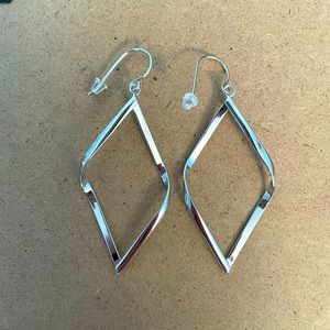 14k white gold earrings - perfect for bridesmaids!